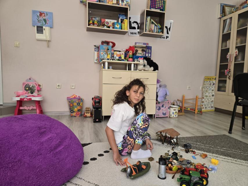 Логопедична терапия за деца в Пловдив Дете по време на логопедична терапия в кабинет Логоритъм